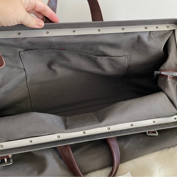 Line of trade gray weekender travel bag brown removable shoulder strap - Picture 11 of 11